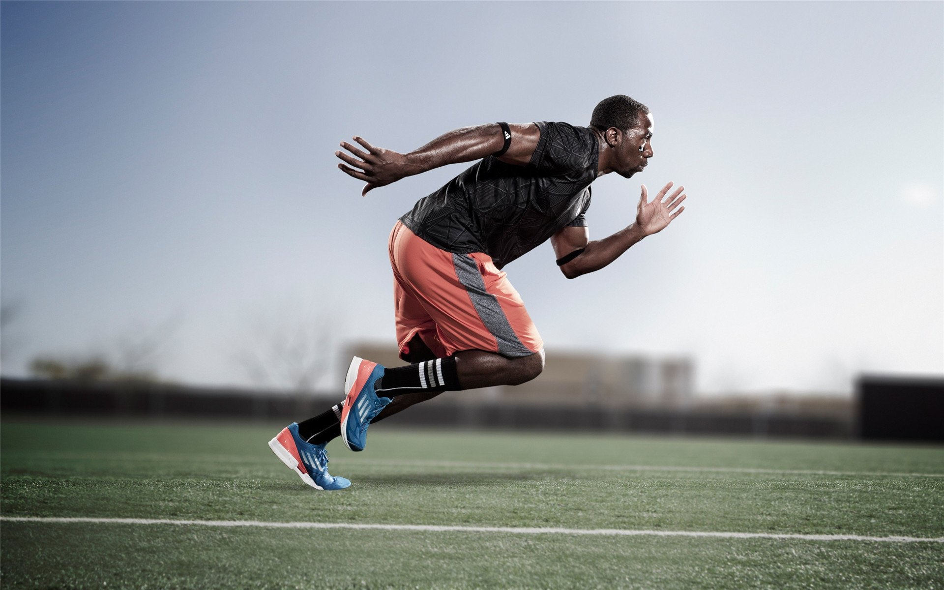 弗朗索瓦·霍尔茨豪伊泽：用精确传球和快速反应锁定南非队胜局